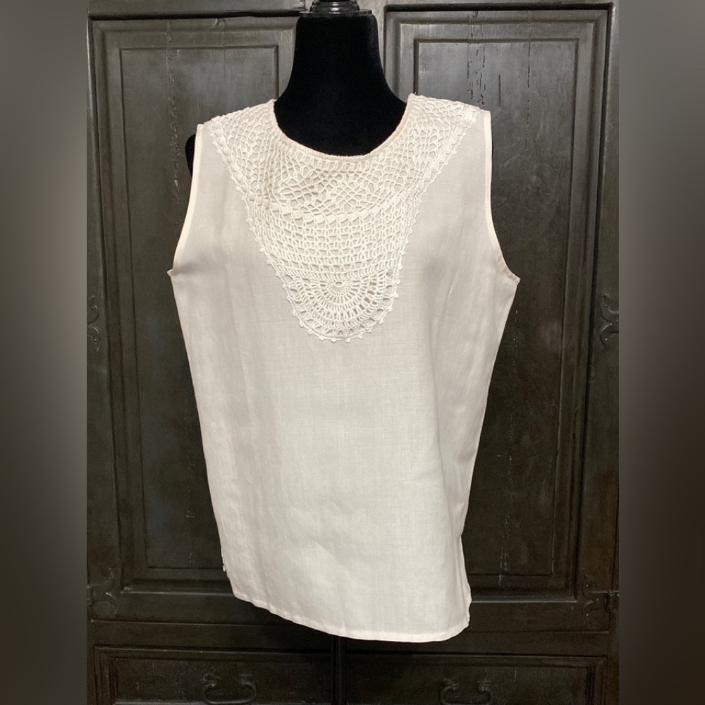 Marcia & Me Co sleeveless linen offwhite blouse. L